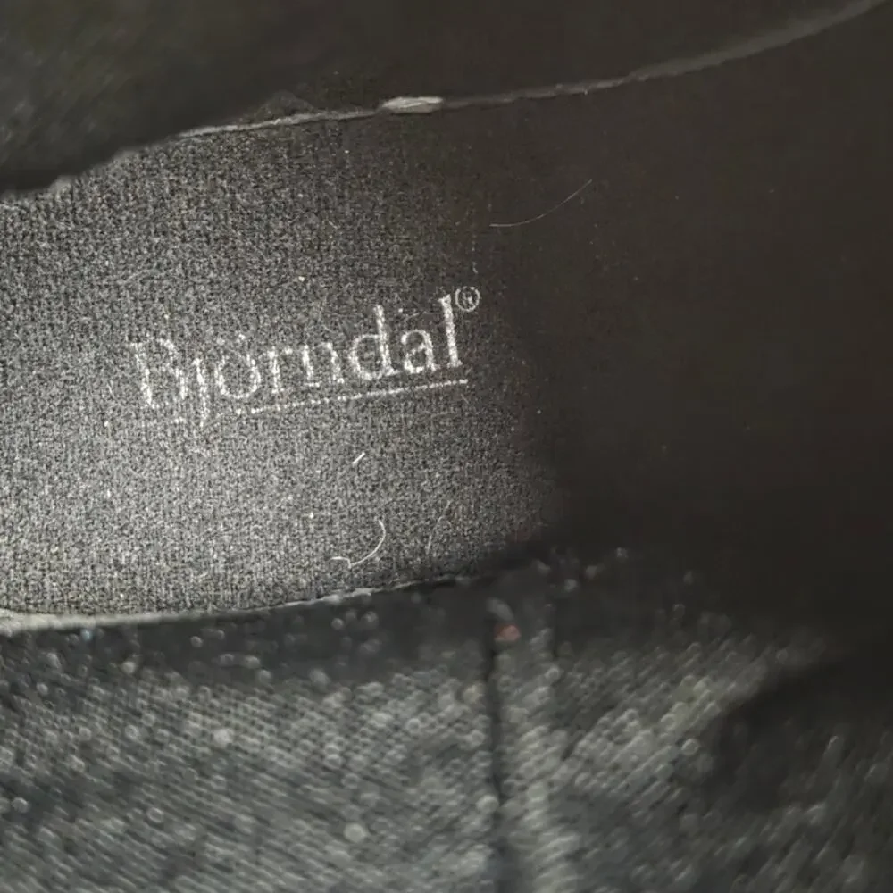 BJORNDAL Women's Kaidee Aspen Black Suede Boots 8 Comfort Slip on Neutral Basic